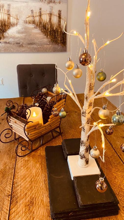 Nancie'S Place - Dartmouth Town Center With Private Parking - A Traditional Georgian Private Duplex Apartment - Beautifully Refurbished - Two Bedrooms, Bathroom, Kitchen And Lounge Diner Екстер'єр фото