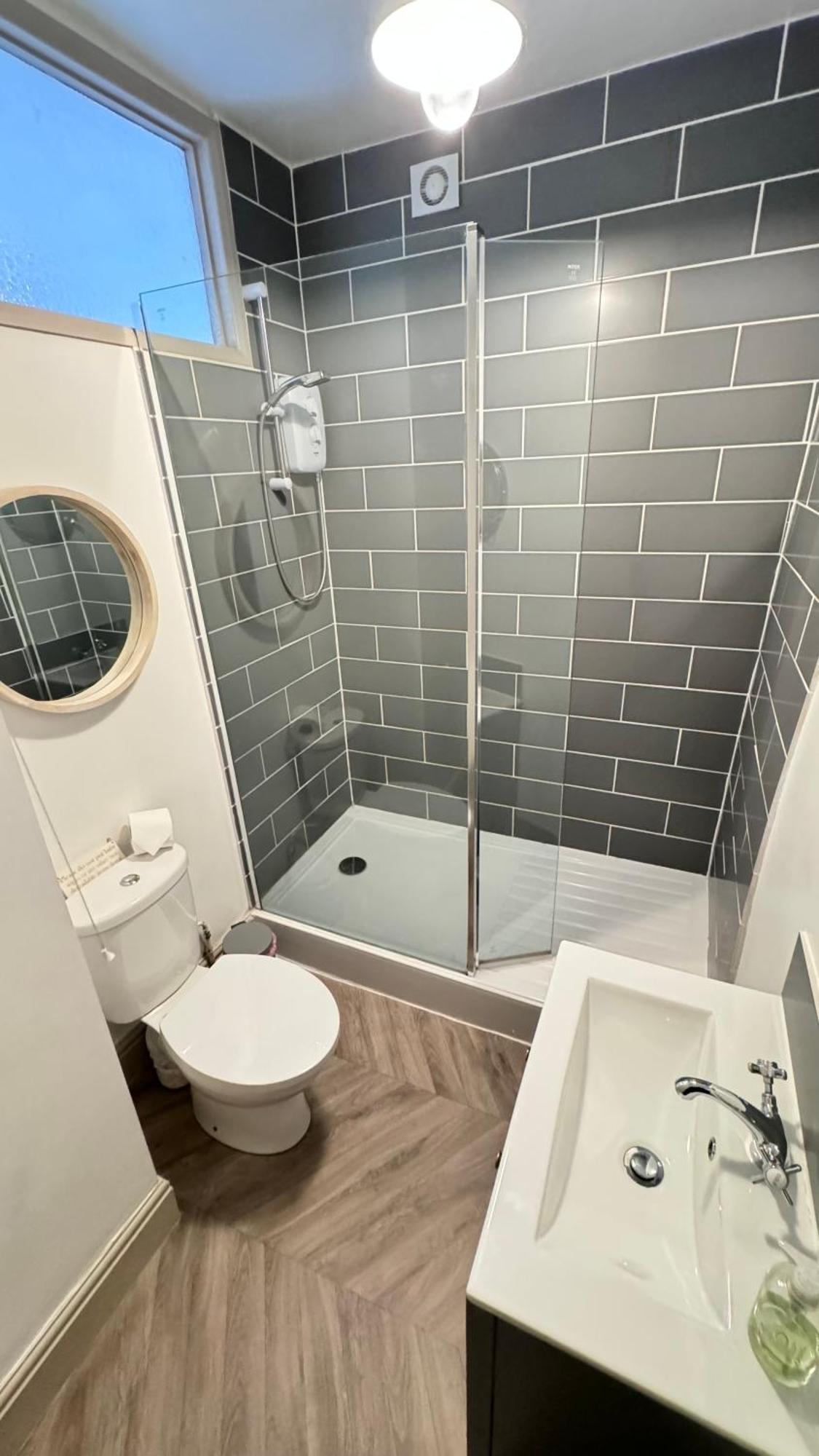 Nancie'S Place - Dartmouth Town Center With Private Parking - A Traditional Georgian Private Duplex Apartment - Beautifully Refurbished - Two Bedrooms, Bathroom, Kitchen And Lounge Diner Екстер'єр фото