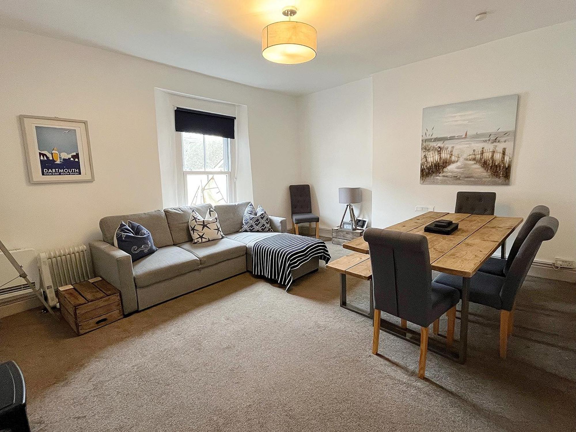Nancie'S Place - Dartmouth Town Center With Private Parking - A Traditional Georgian Private Duplex Apartment - Beautifully Refurbished - Two Bedrooms, Bathroom, Kitchen And Lounge Diner Екстер'єр фото