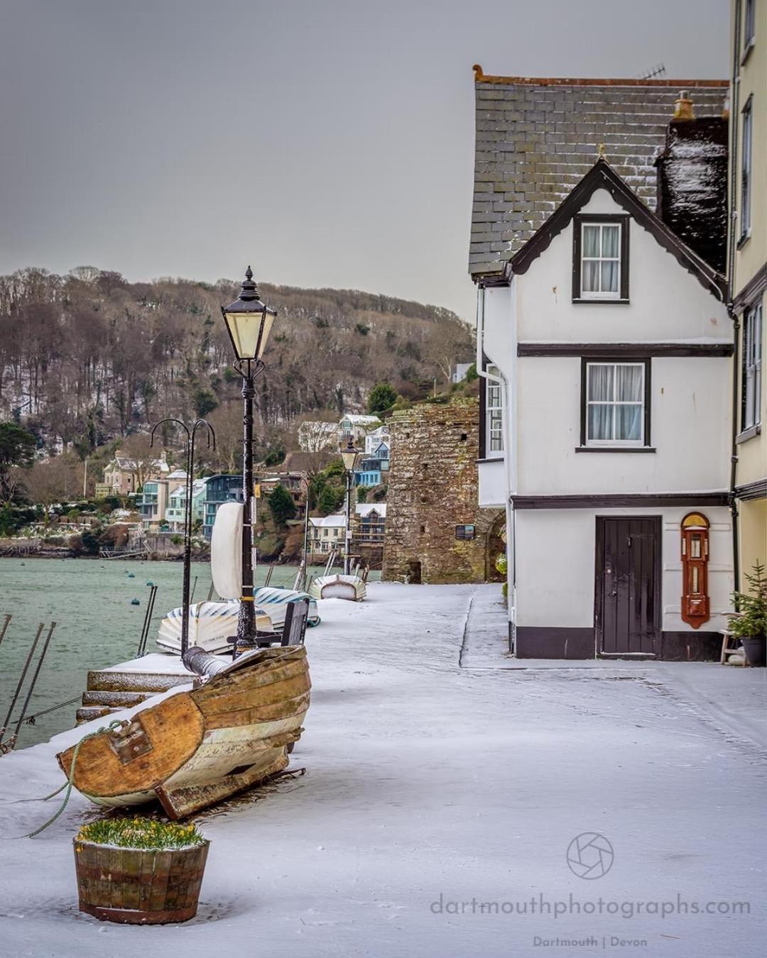 Nancie'S Place - Dartmouth Town Center With Private Parking - A Traditional Georgian Private Duplex Apartment - Beautifully Refurbished - Two Bedrooms, Bathroom, Kitchen And Lounge Diner Екстер'єр фото