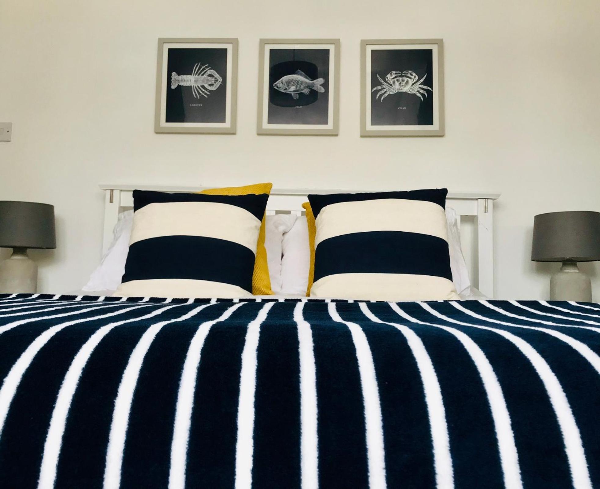 Nancie'S Place - Dartmouth Town Center With Private Parking - A Traditional Georgian Private Duplex Apartment - Beautifully Refurbished - Two Bedrooms, Bathroom, Kitchen And Lounge Diner Екстер'єр фото